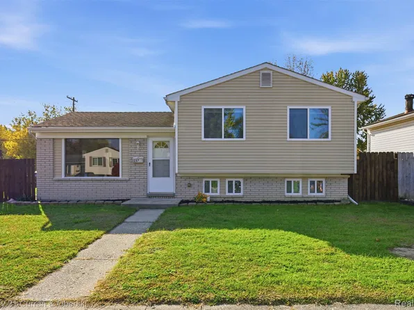 28711 Halecreek St, Romulus, MI 48174