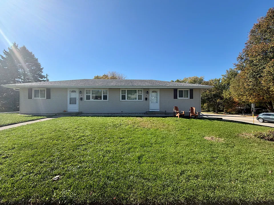 2 Meadowlark Dr