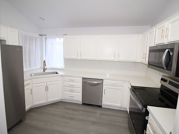 5th image of 2232 Golden Ave