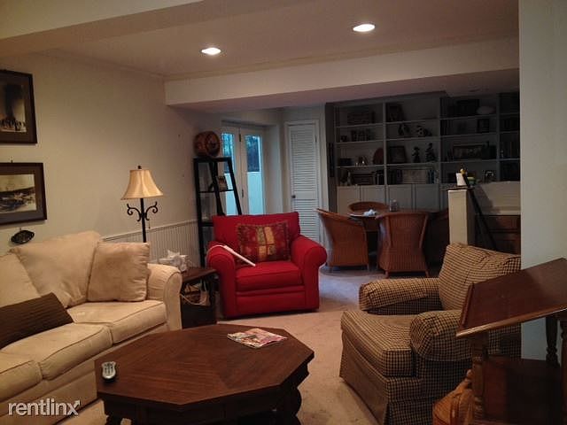 1st image of 9921 S Park Cir