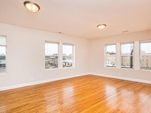 3rd image of 4060 N Milwaukee Ave #3