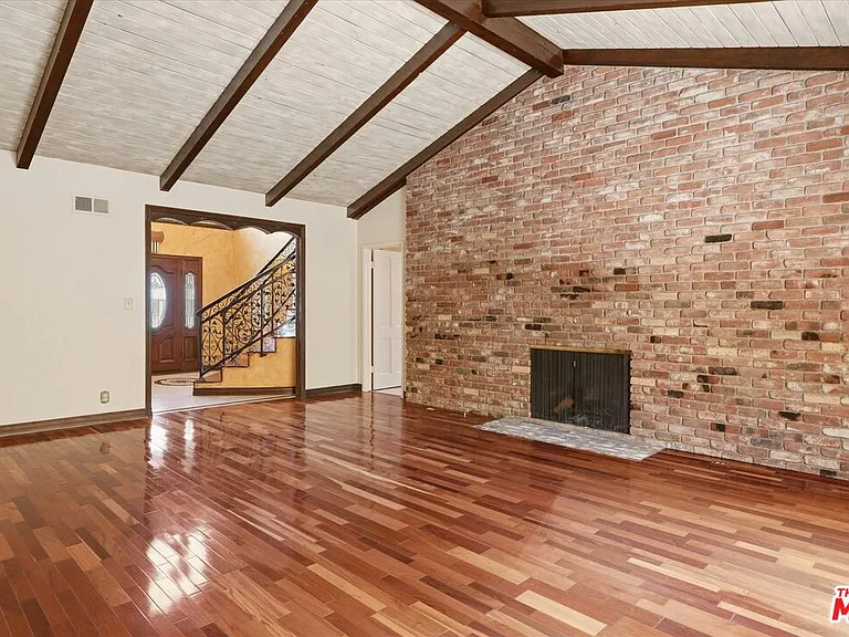 4131 Mantova Dr — Photo 9