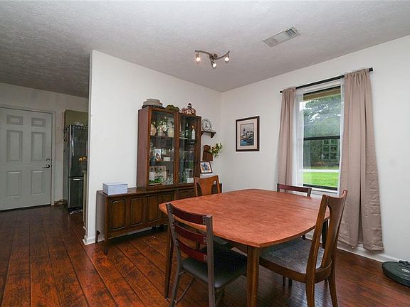 5th image of 351 Freeport Dr