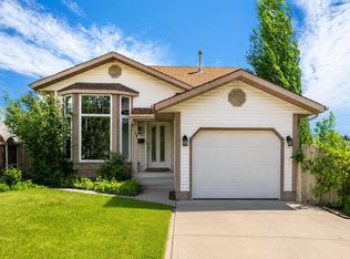 27 NW Erin Green Pl SE, Calgary, AB T2B 3C2