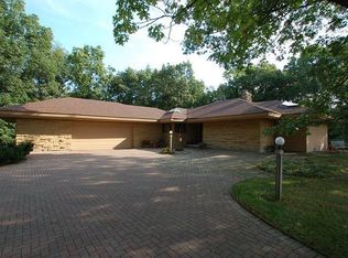 8748 Hidden Valley Rd, Cross Plains, WI 53528