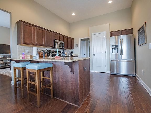 4th image of 2902 Dusenburg Dr
