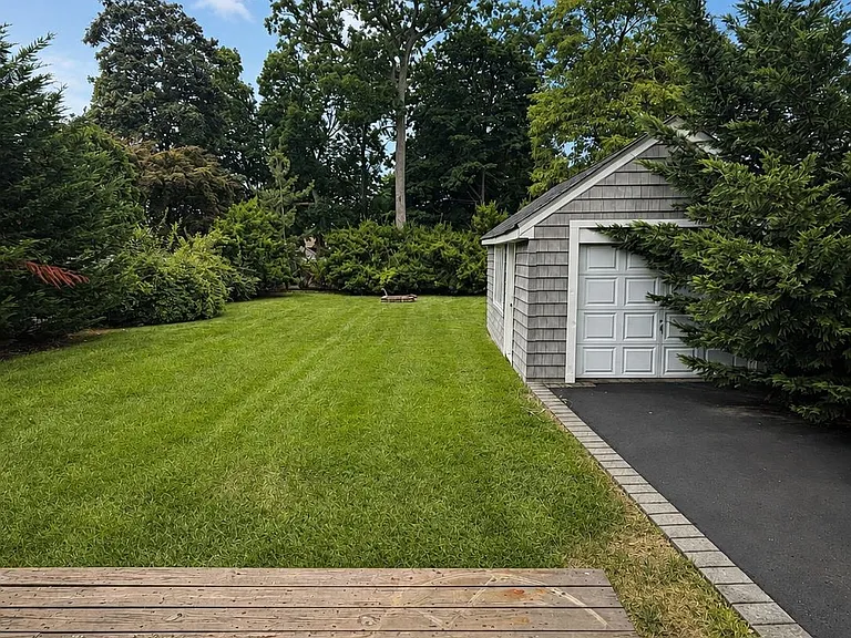 2100 Hillside Ave — Photo 13