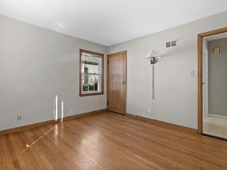 4918 N Berkeley Blvd — Photo 13