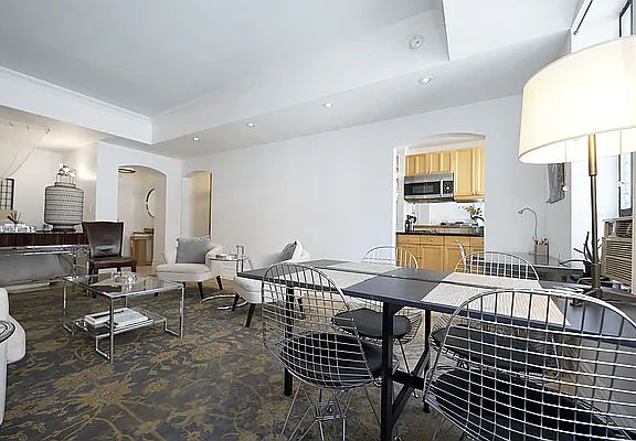 3rd image of 333 W 56th St APT 9C