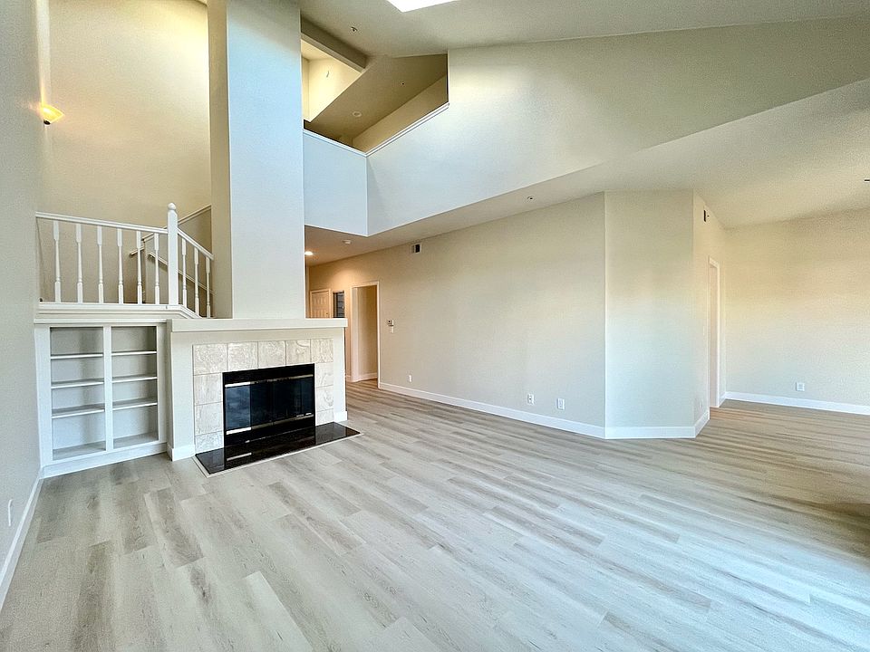 1st image of 20 Binnacle Ln