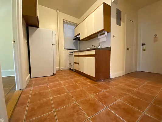 Rented by One New York Realty Inc | media 3