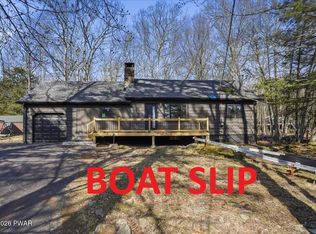 19 Lakeview Dr, Lakeville, PA