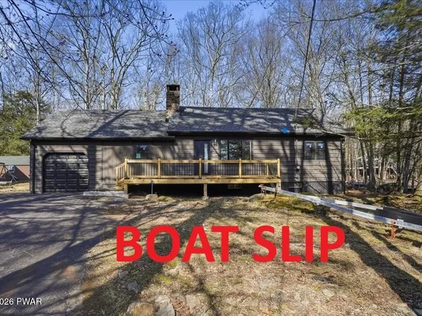 19 Lakeview Dr, Lakeville, PA 18438