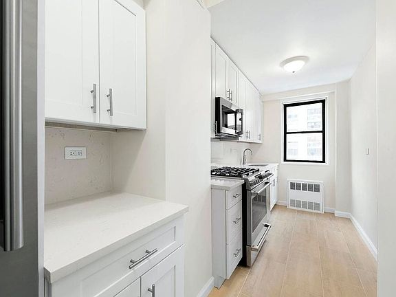 2nd image of 165 W 66th St APT 17J