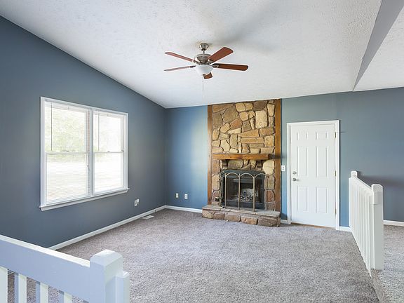 3rd image of 1683 Rim Rd