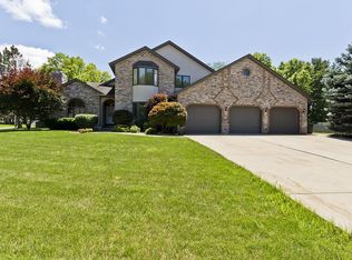 809 Wood Pointe Dr, Springfield, IL 62702