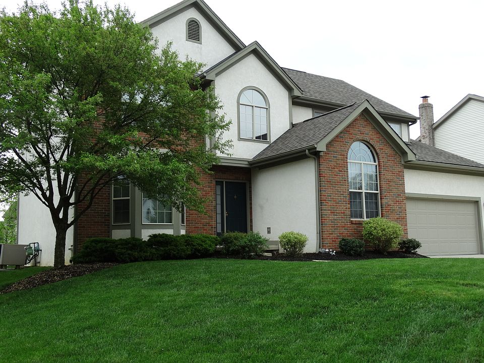1st image of 302 Farm Creek Dr