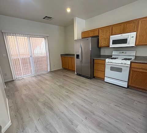 3rd image of 6389 Walden Pond Ct