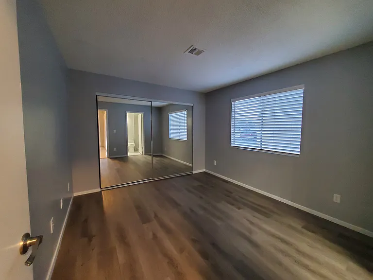 2305 N Jones Blvd — Photo 9