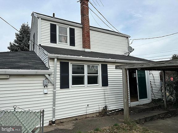3rd image of 818 W Penn Pines Blvd