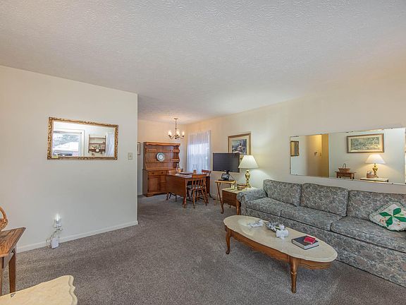 3rd image of 159 Idlewind Dr