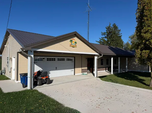 85 N Main St, Custer, MI 49405