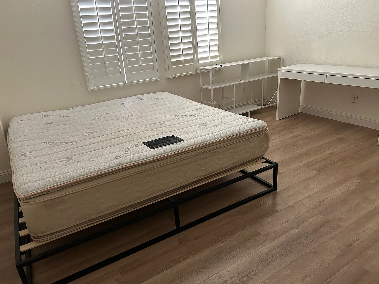 6 bed, 4388 sqft, $1,099 — Photo 3