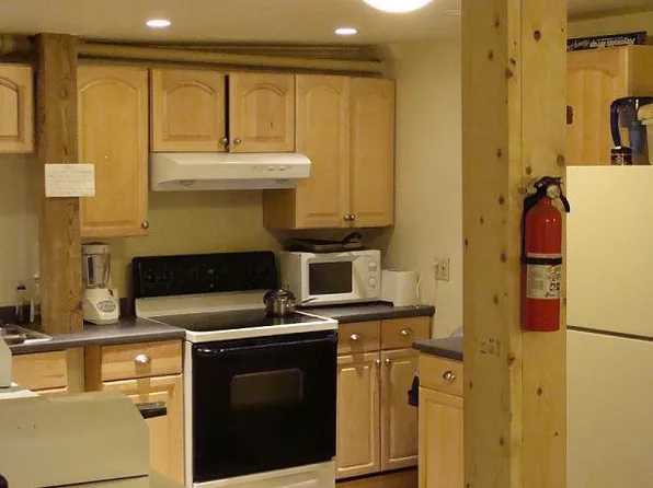 Rooms for Rent in Central Collegetown at 301 Dryden
