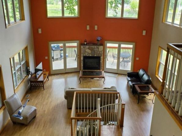 15015 Lake Ave, Grand Haven, MI 49417