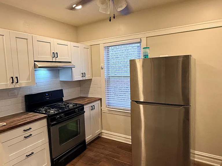 4708 W Altgeld St #2 — Photo 3