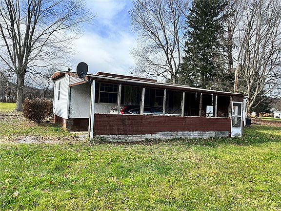 3rd image of 111 Crandon Dr