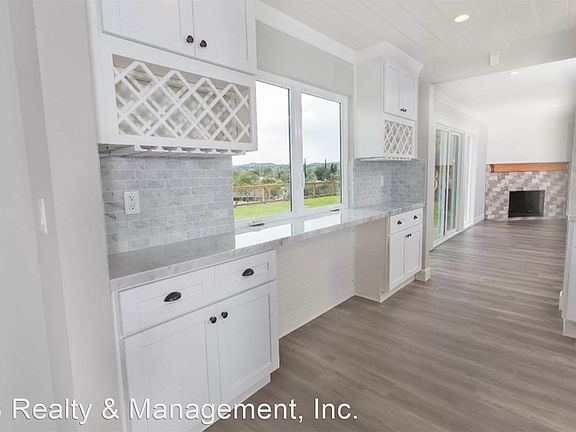 3rd image of 23612 Balmoral Ln