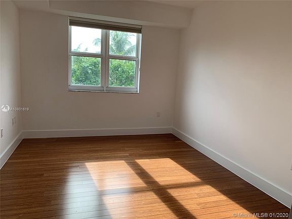 4th image of 19900 E Country Club Dr APT 301