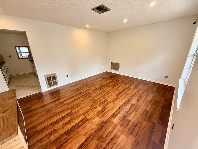 6740 W Van Buren Dr — Photo 3