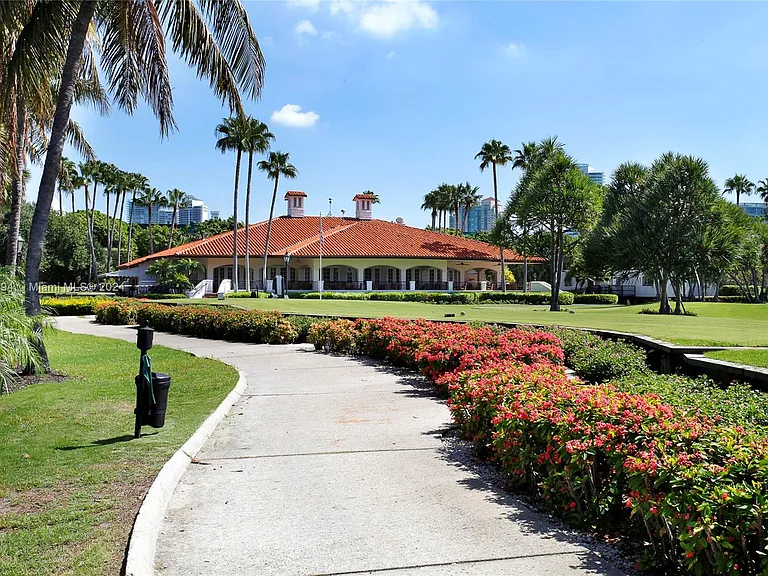 19117 Fisher Island Dr #19117 — Photo 43