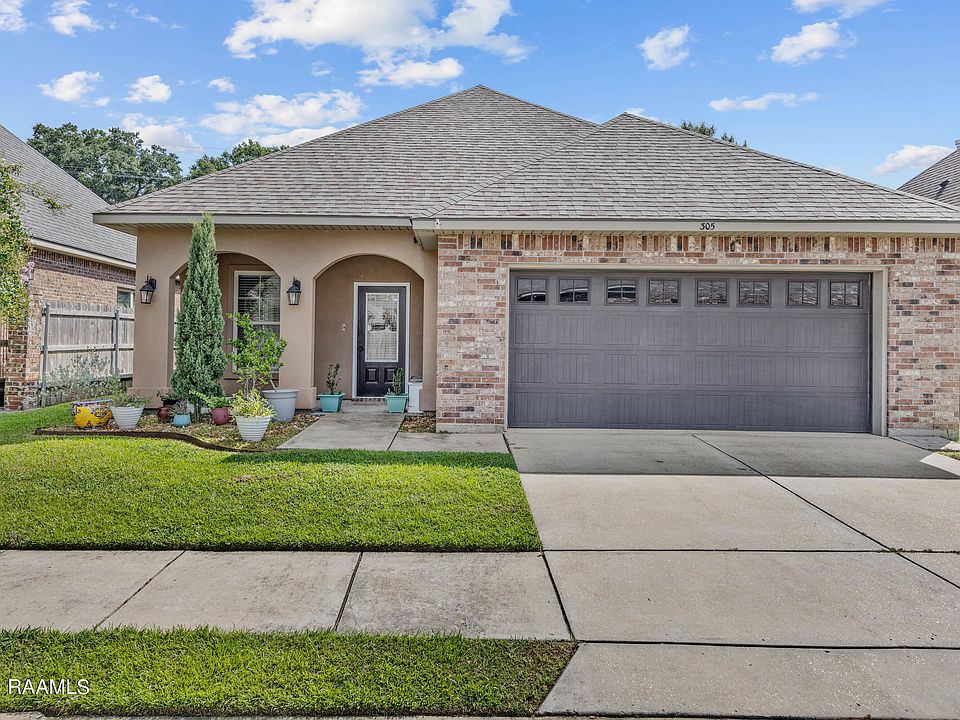 1st image of 305 Rosemary Pl