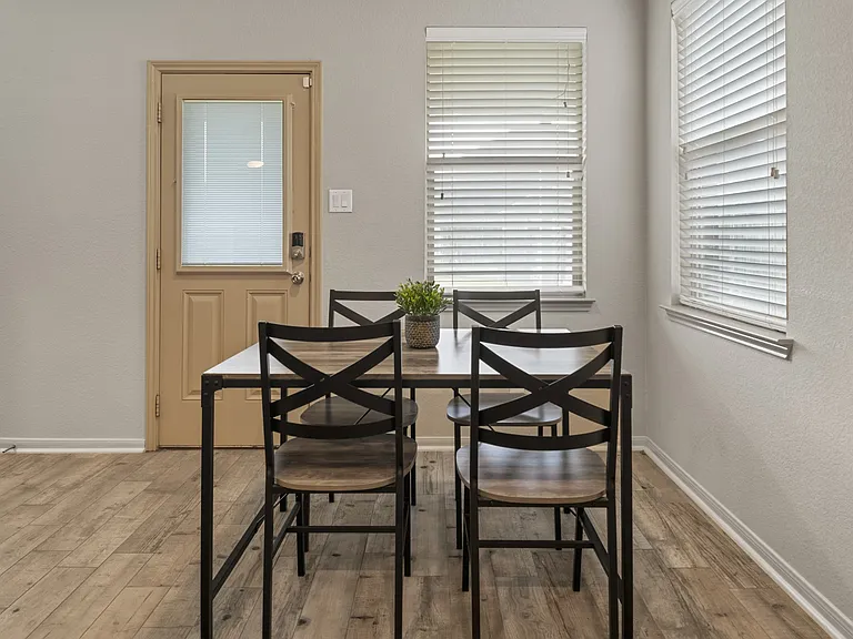 7015 Windy Run Ct — Photo 9