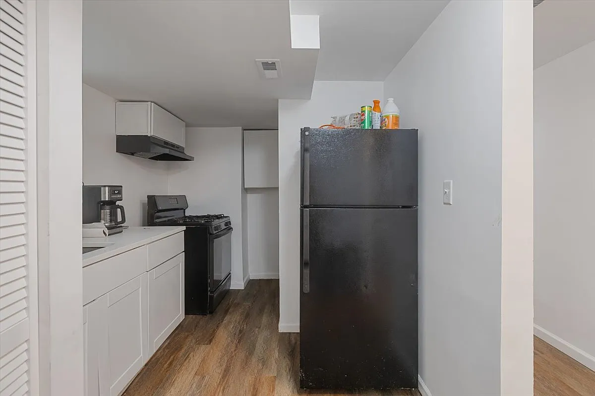 2 bed, 1200 sqft, $1,650 — Photo 3