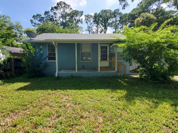 10 William Dr, Holly Hill, FL 32117