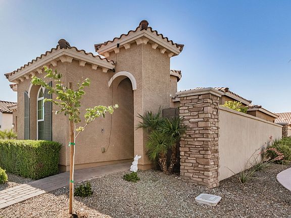 3rd image of 2920 E Madison Vistas Dr