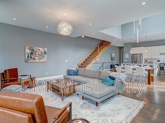 4th image of 936 Southside Pl