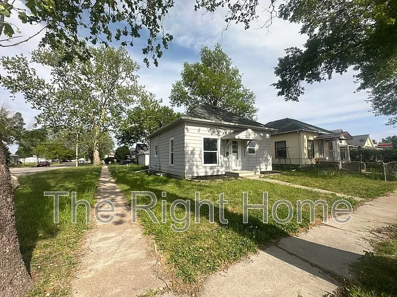 4444 N 60th St