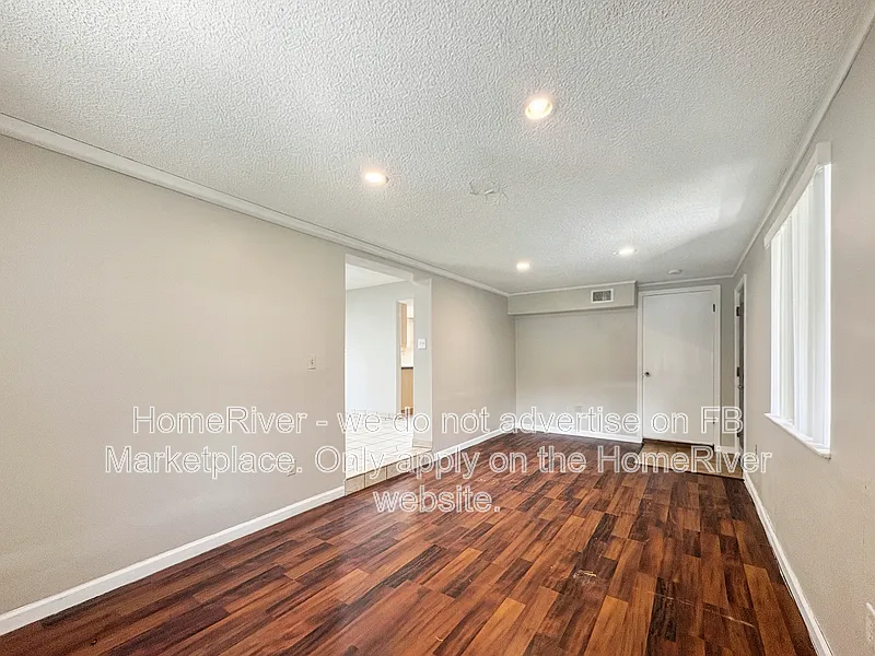 3 bed, 1.0 bath, 1103 sqft, $1,395 — Photo 4