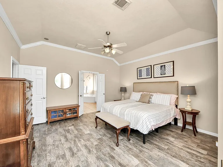 945 Autumn Brook St — Photo 15