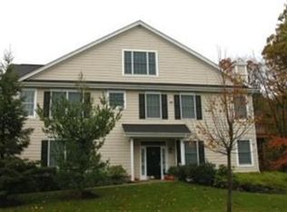 51 Woods Edge Rd, Old Tappan, NJ 07675