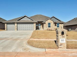 2021 W Flintlock Way, Mustang, OK 73064