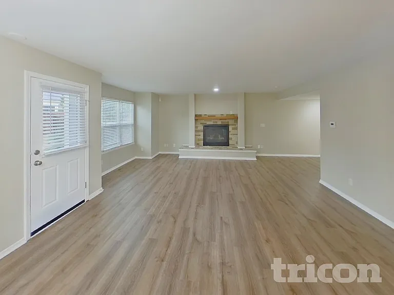 7048 Sungold Dr — Photo 2