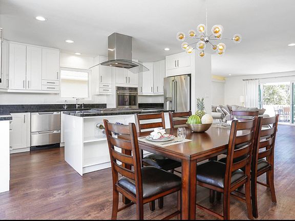 4th image of 2773 Bayshore Ave