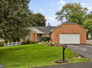141 Gemstone Dr, Martinsburg, WV 25401