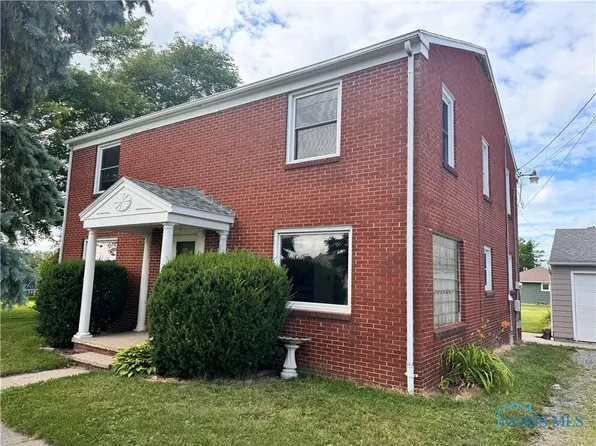 104 W Fountain Grove Dr, Bryan, OH 43506